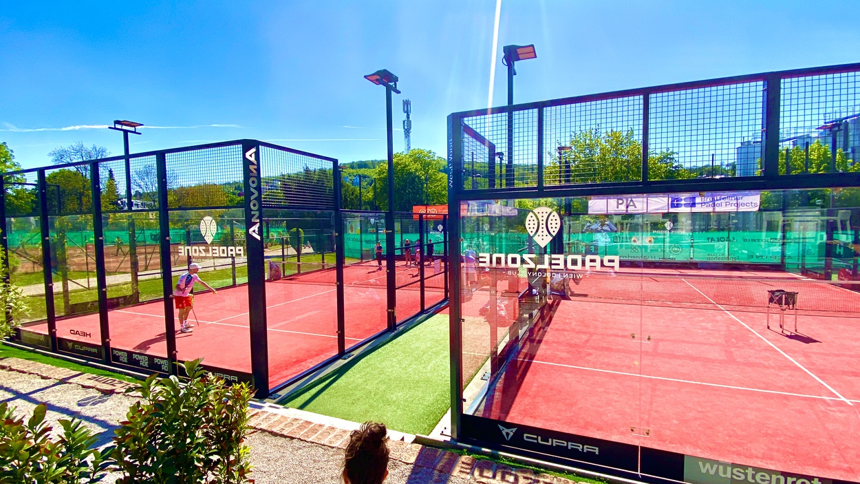 Starter und Advanced - Padel-Gruppen im Colony 